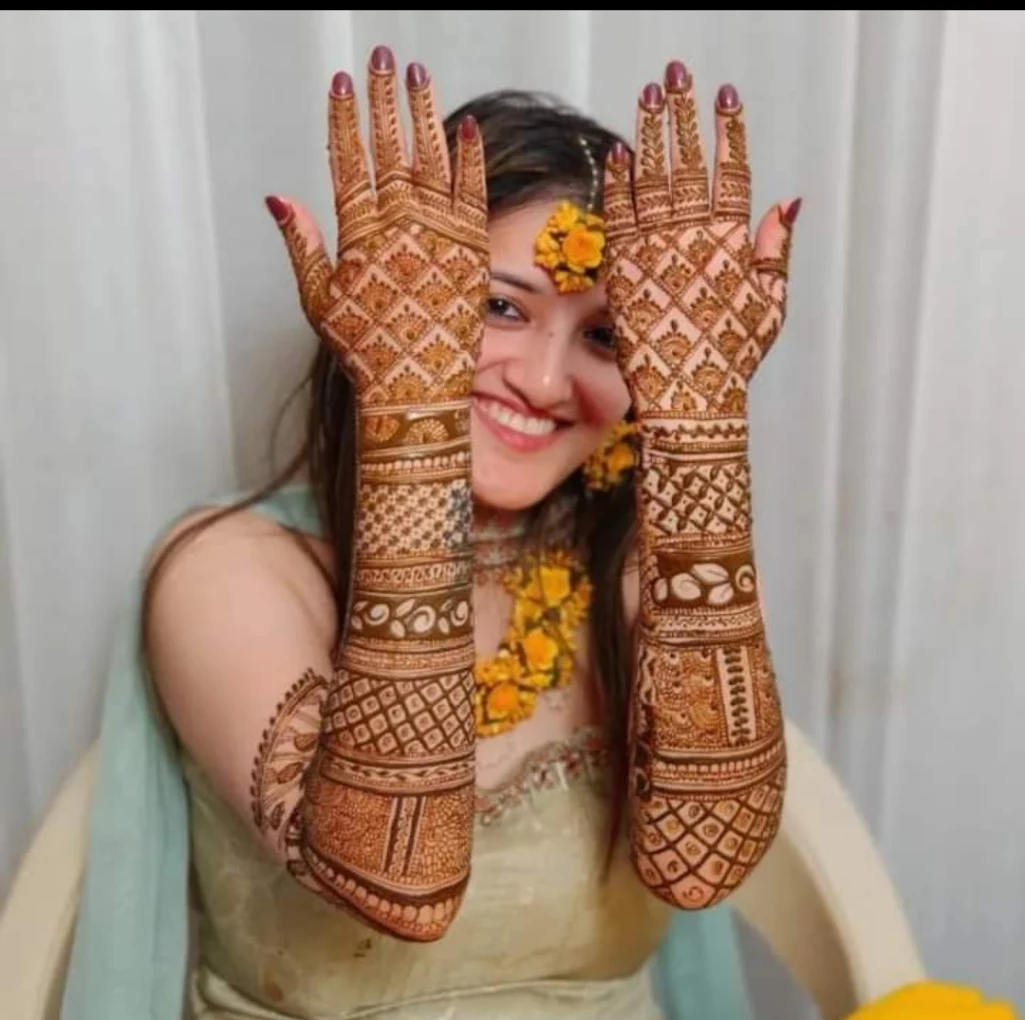 Raj mehendi artist 